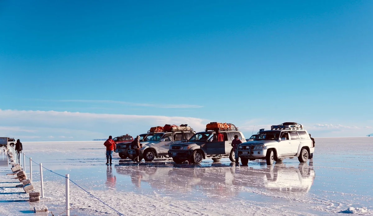 4x4 atravessando o Salar de Uyuni