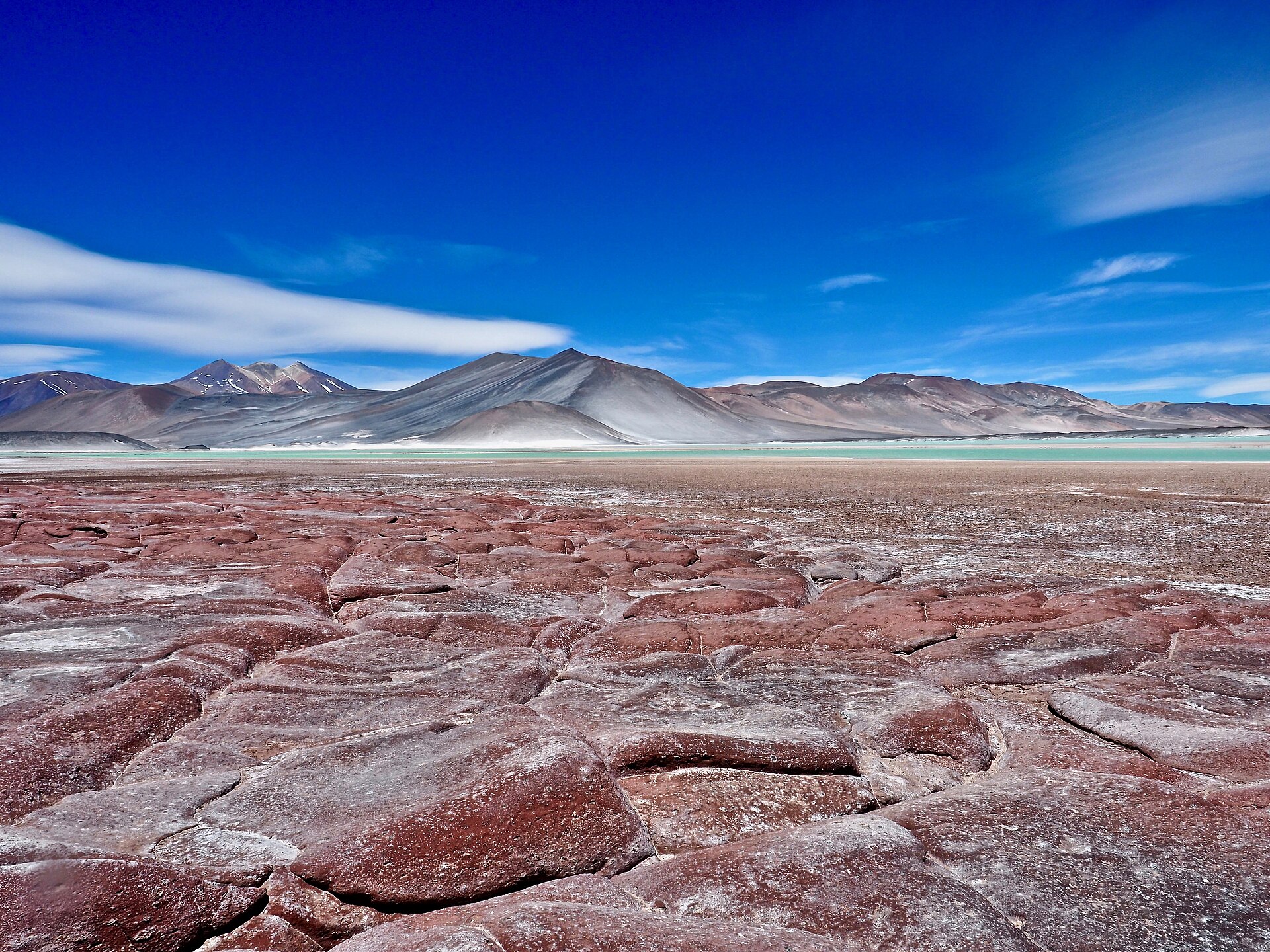 Piedras Rojas — pedras vermelhas no Salar de Aguas Calientes, Atacama